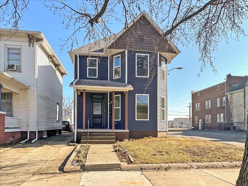 Apartment for rent at 612 N 5th St, Springfield, IL 62702