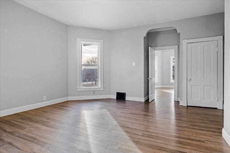 Apartment for rent at 612 N 5th St, Springfield, IL 62702
