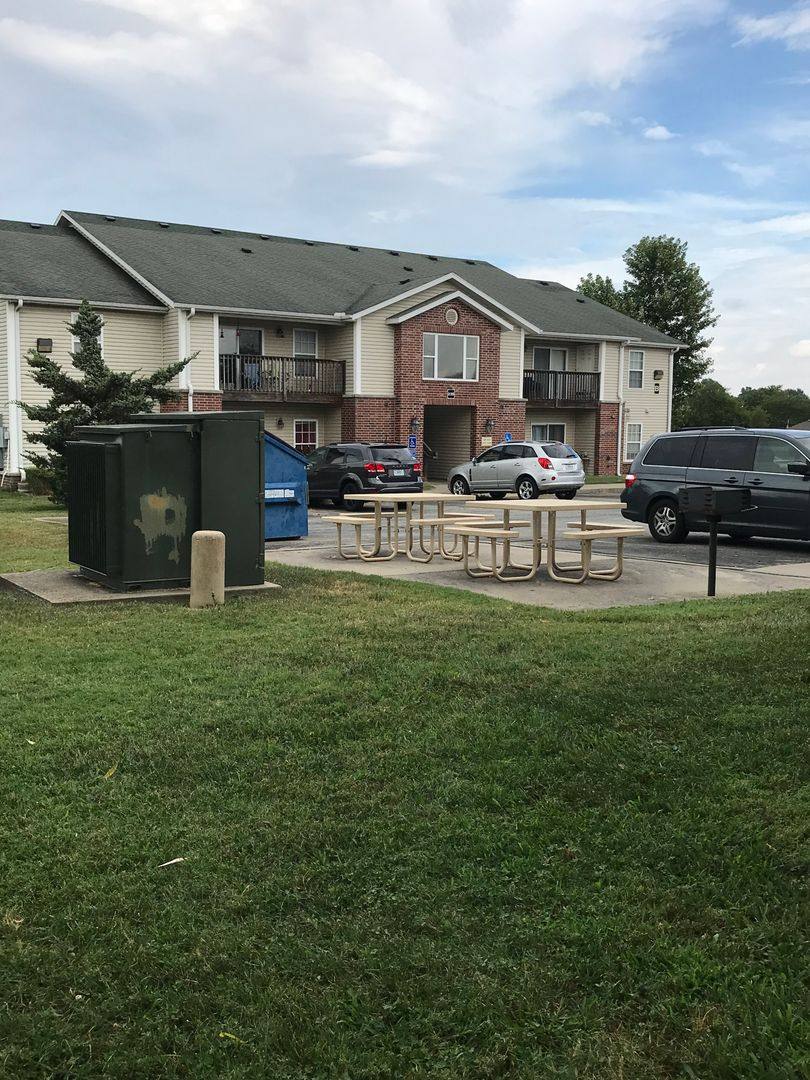 Apartment for rent at 223 N Cedar Ave, Republic, MO 65738