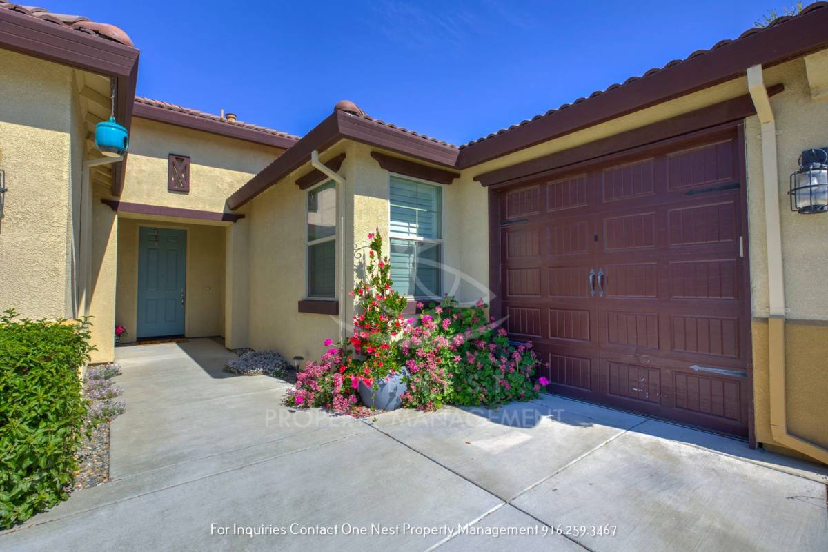 House for rent at 1977 Bidwell Bar Dr, Olivehurst, CA 95961