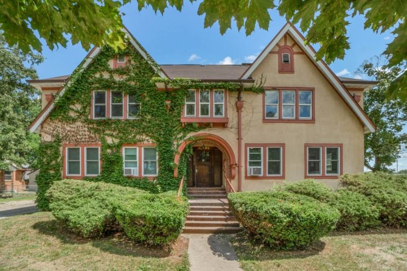 Apartment for rent at 715 S Kinney Ave #3, Mount Pleasant, MI 48858
