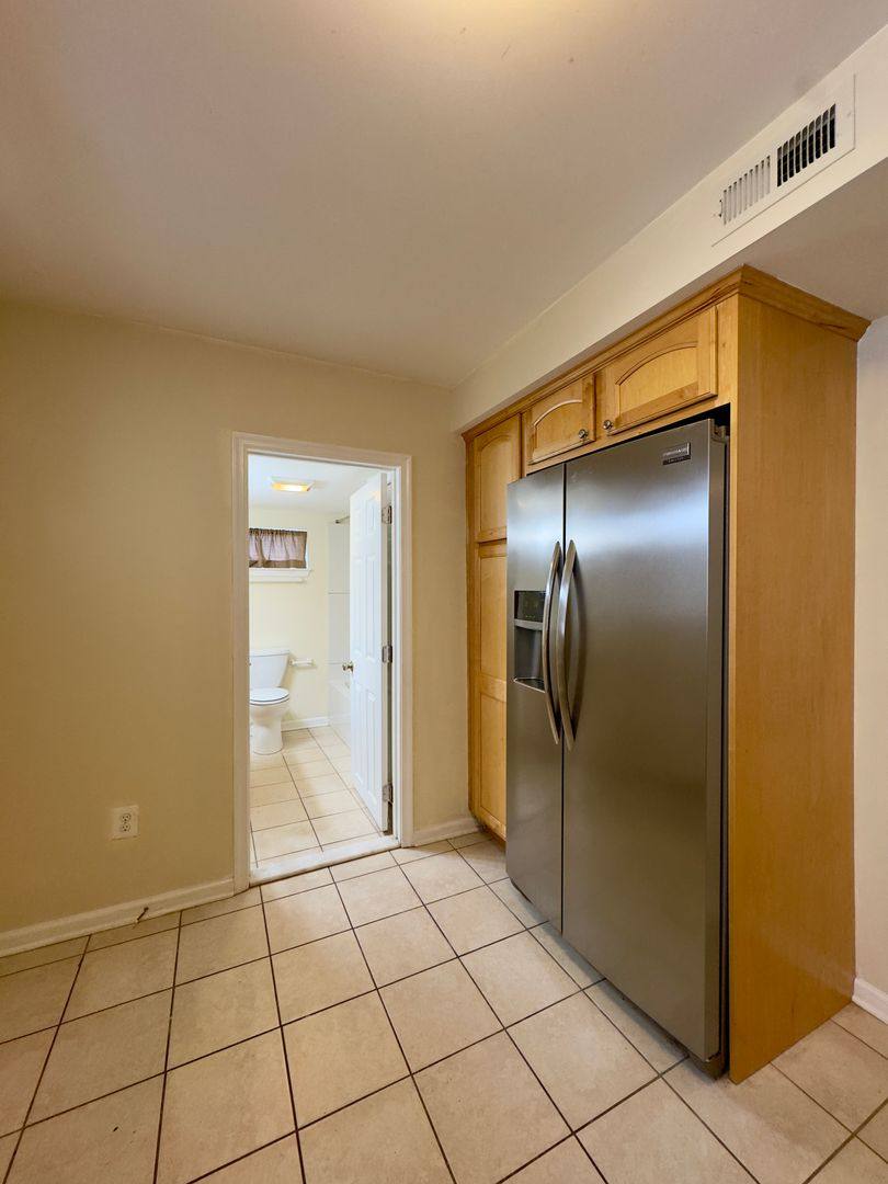 Townhouse for rent at 513 S Madeira St, Baltimore, MD 21231