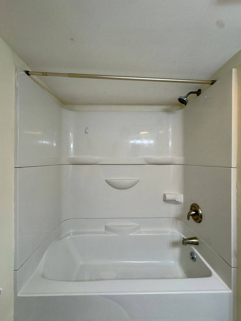 Townhouse for rent at 513 S Madeira St, Baltimore, MD 21231