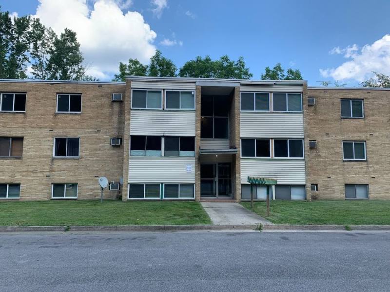 Apartment for rent at 554 W Ave, Tallmadge, OH 44278