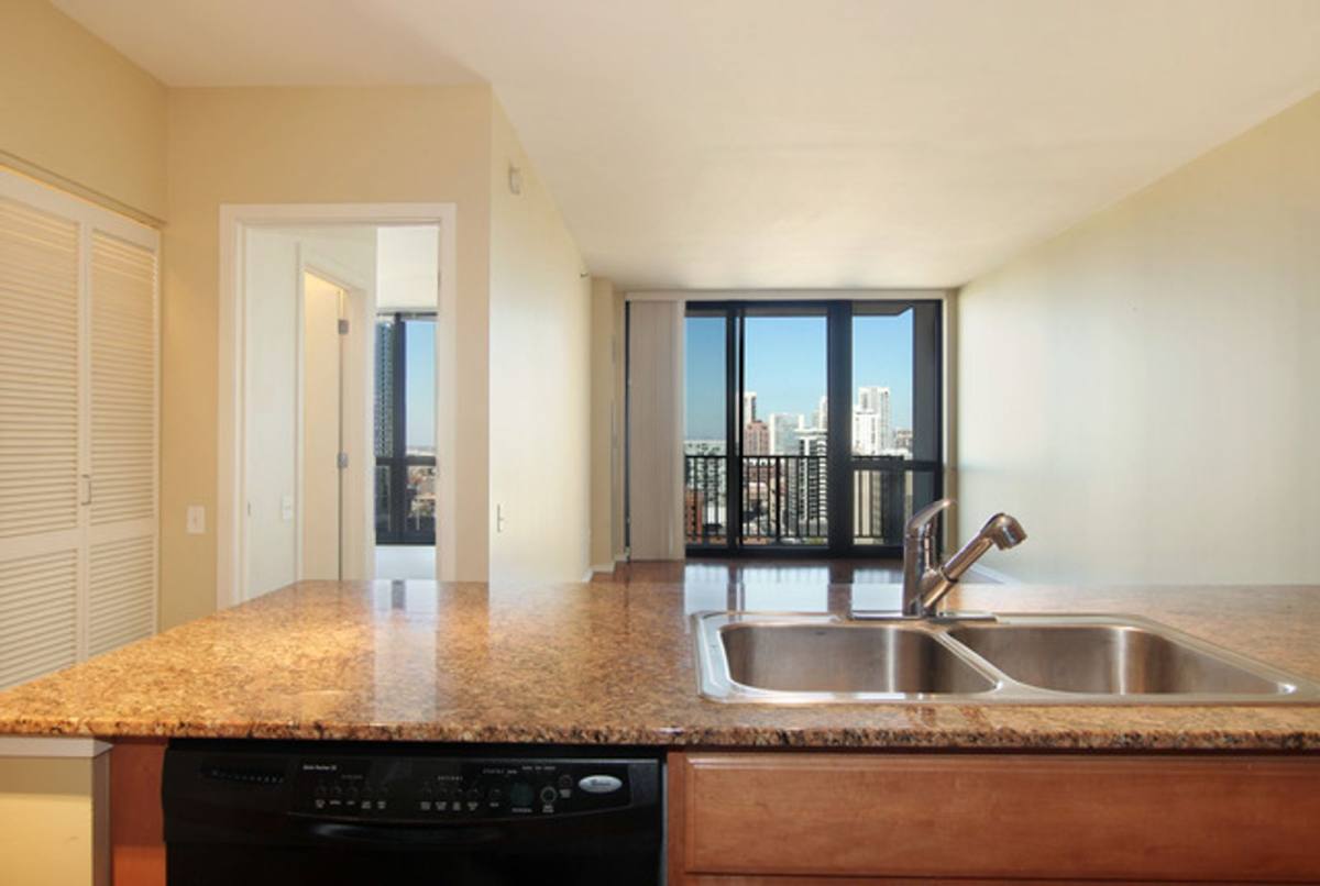 Apartment for rent at 210 S Des Plaines, Chicago, IL 60661