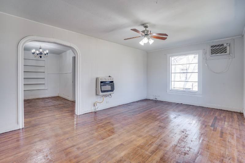 House for rent at 901 N Howeth St, Gainesville, TX 76240