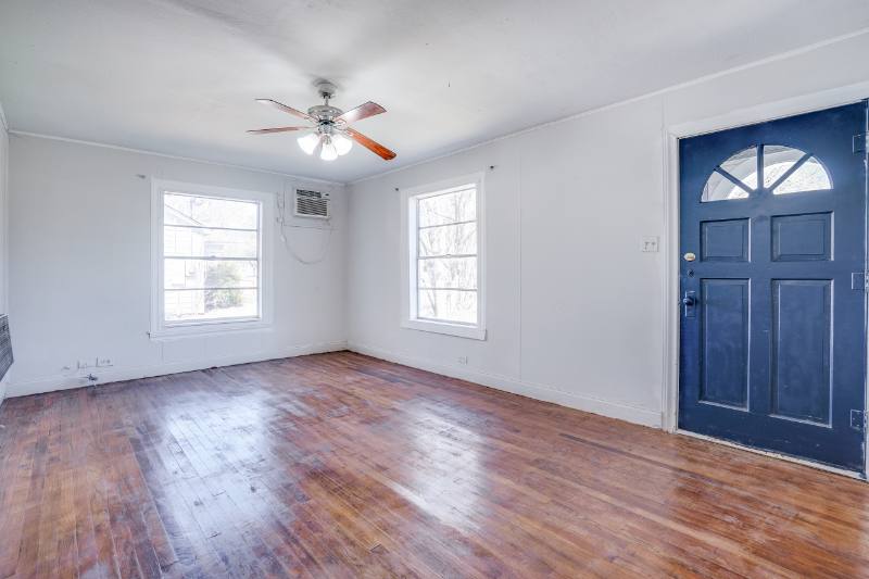 House for rent at 901 N Howeth St, Gainesville, TX 76240