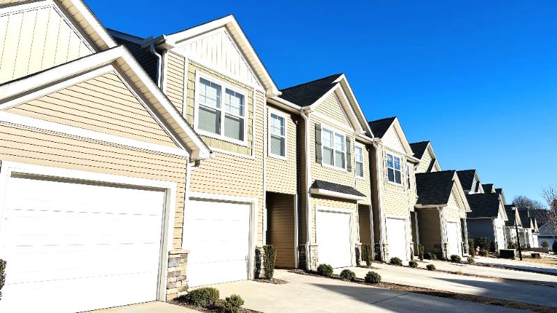 Townhouse for rent at 813 Stonebriar St, Simpsonville, SC 29681