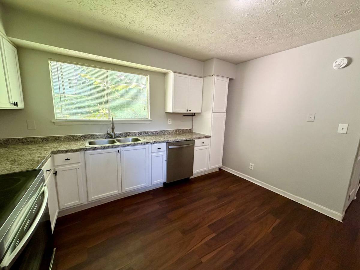 Condo for rent at 8588 Creekwood Way, Jonesboro, GA 30238
