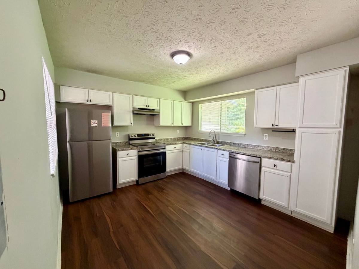 Condo for rent at 8588 Creekwood Way, Jonesboro, GA 30238