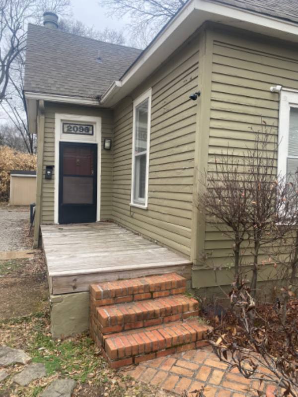 Apartment for rent at 2096 Court Ave, Memphis, TN 38104