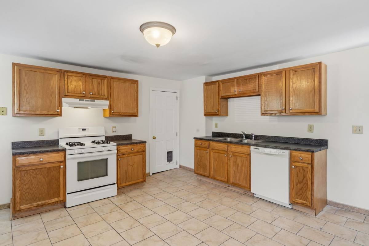 Apartment for rent at 1391-1393 Worcester St, Indian Orchard, MA 01151