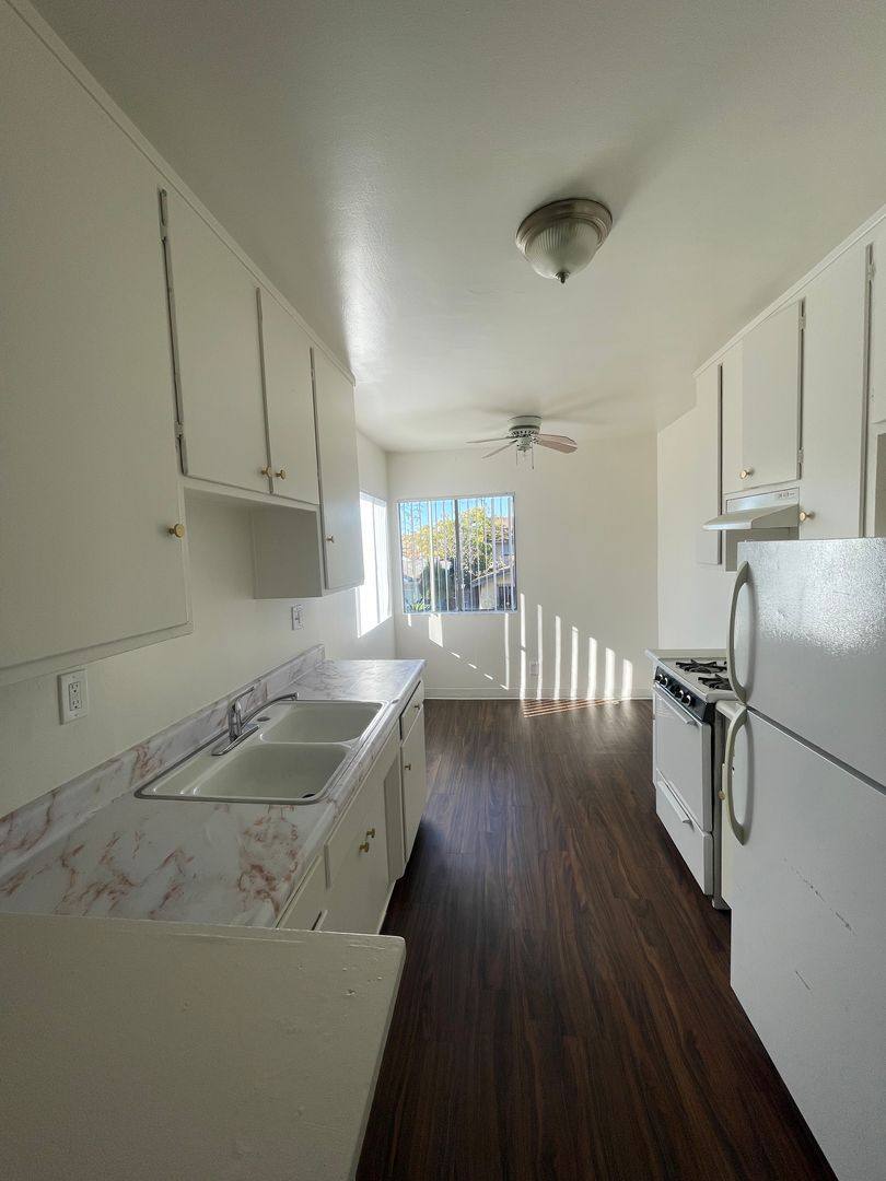 Apartment for rent at 750 Gladys Ave, Long Beach, CA 90804