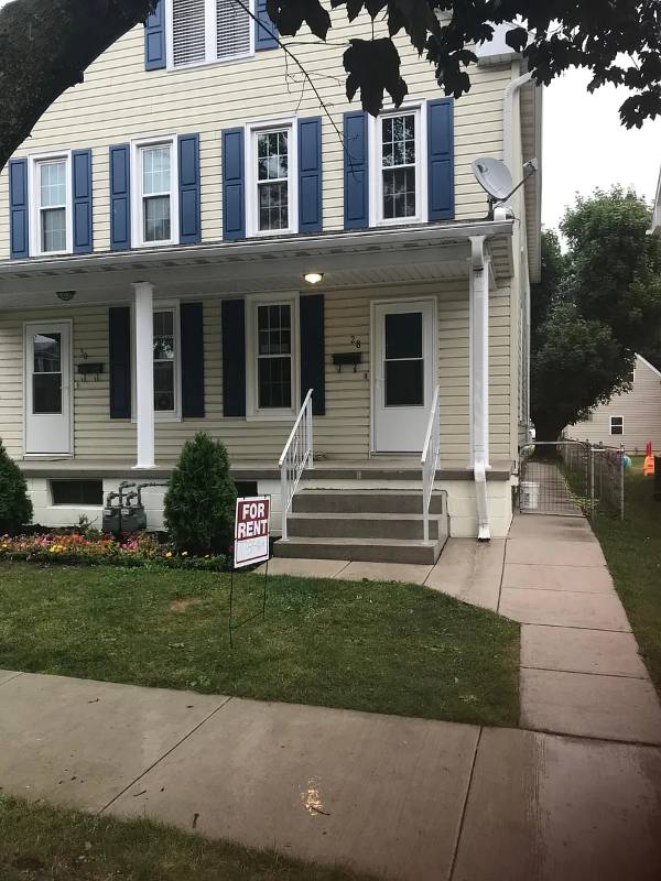 28 McCosh St, Hanover, PA 17331 - House for Rent