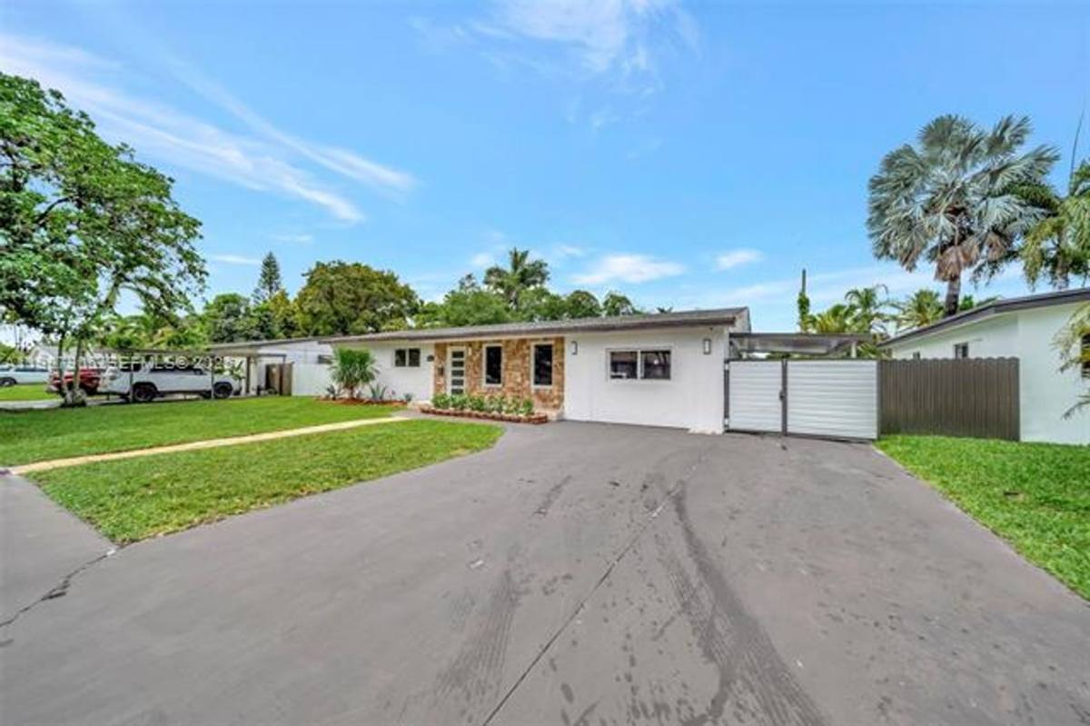 House for rent at 15010 NE 7th Ave, Miami, FL 33161