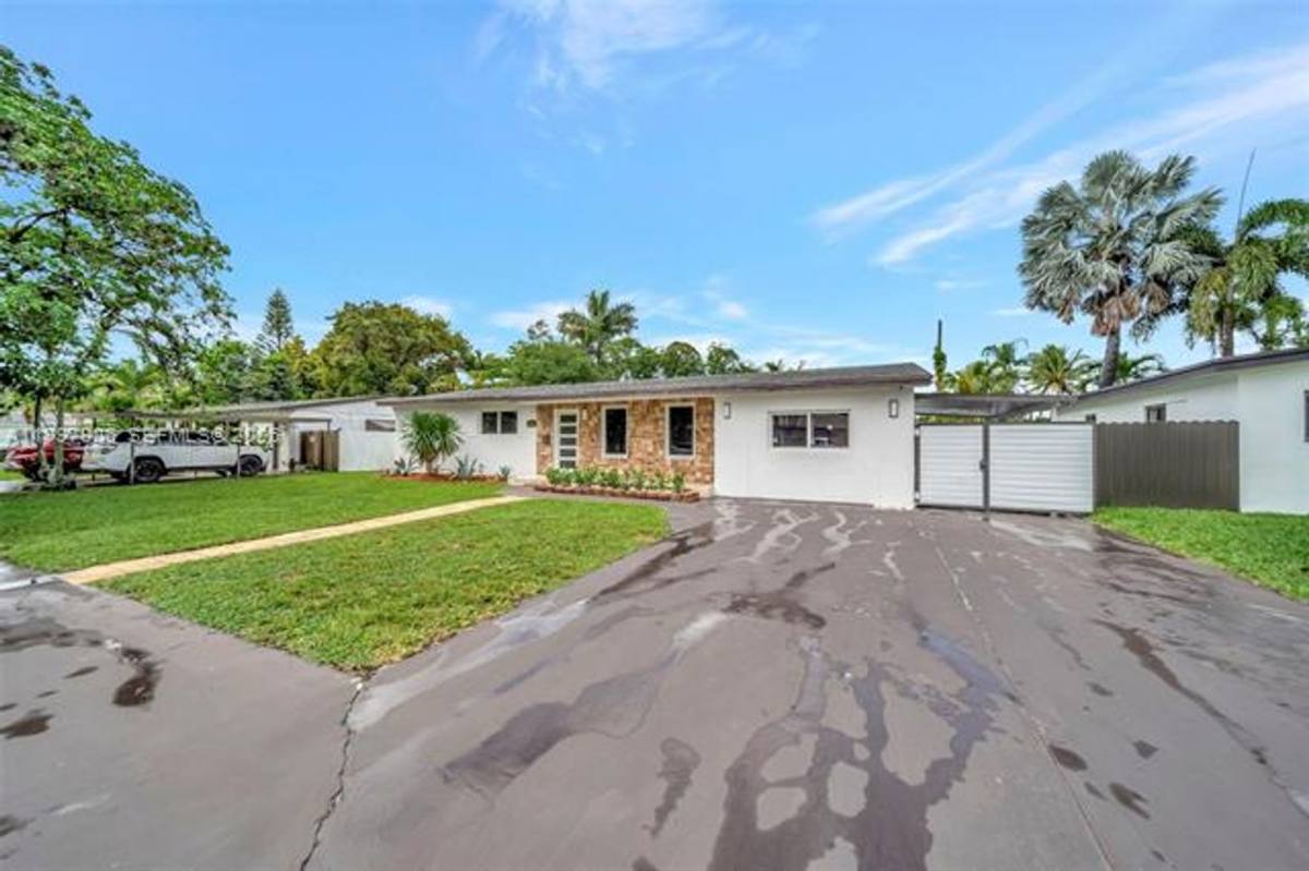 House for rent at 15010 NE 7th Ave, Miami, FL 33161