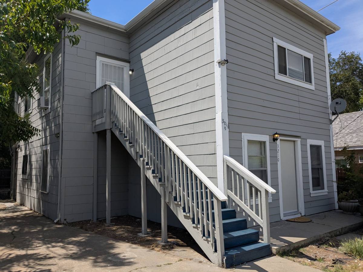 Apartment for rent at 3210 40th St #1 2, Sacramento, CA 95817