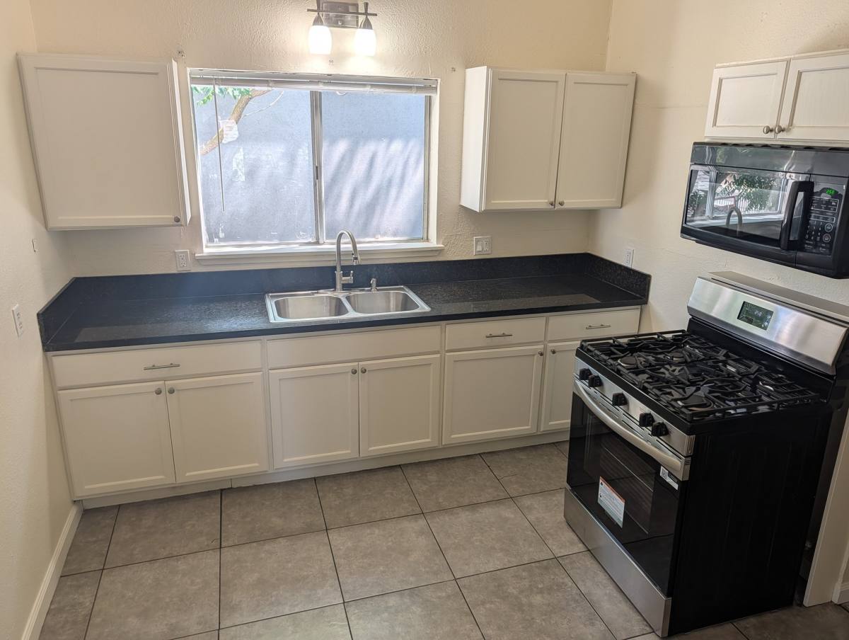 Apartment for rent at 3210 40th St #1 2, Sacramento, CA 95817