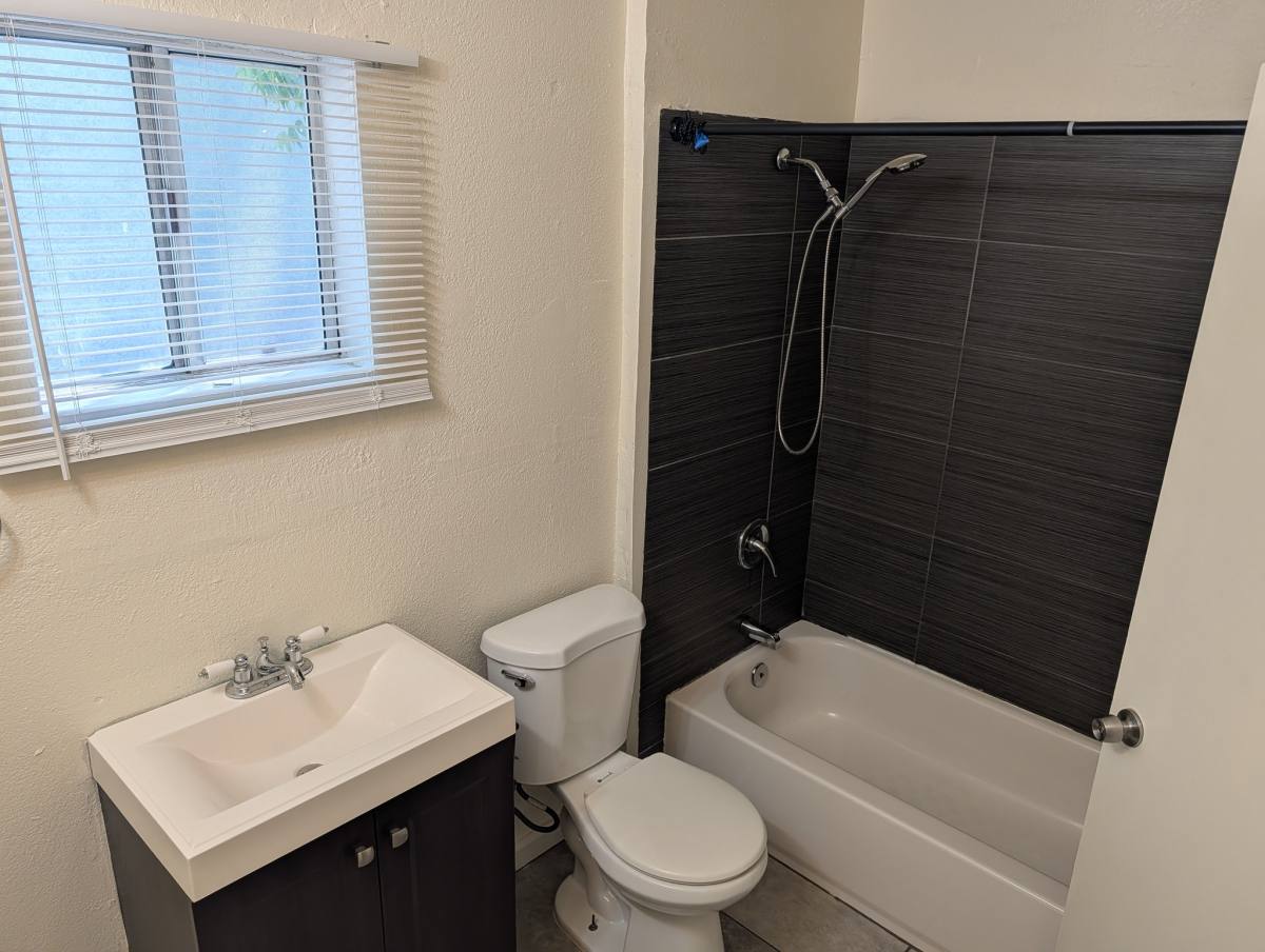 Apartment for rent at 3210 40th St #1 2, Sacramento, CA 95817