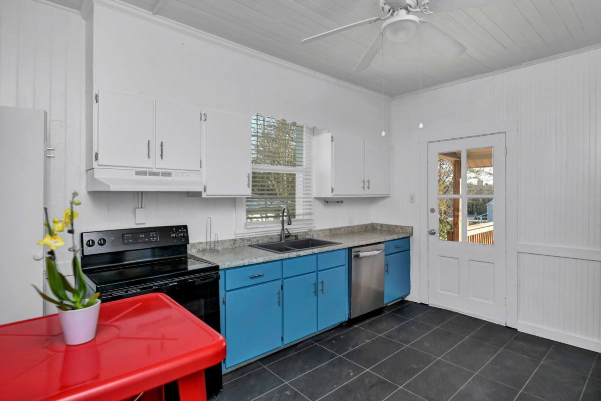 House for rent at 203 Oliver St, West Columbia, SC 29169