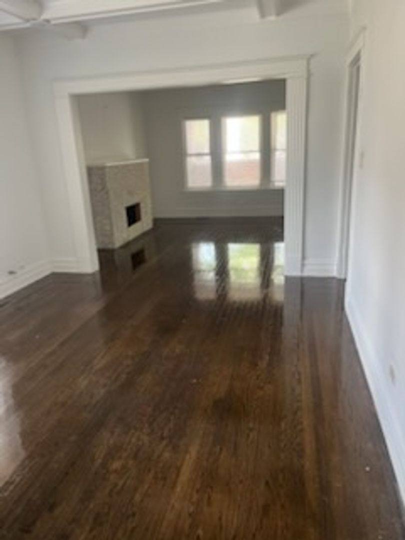 Apartment for rent at 2614 E 78th St, Chicago, IL 60649