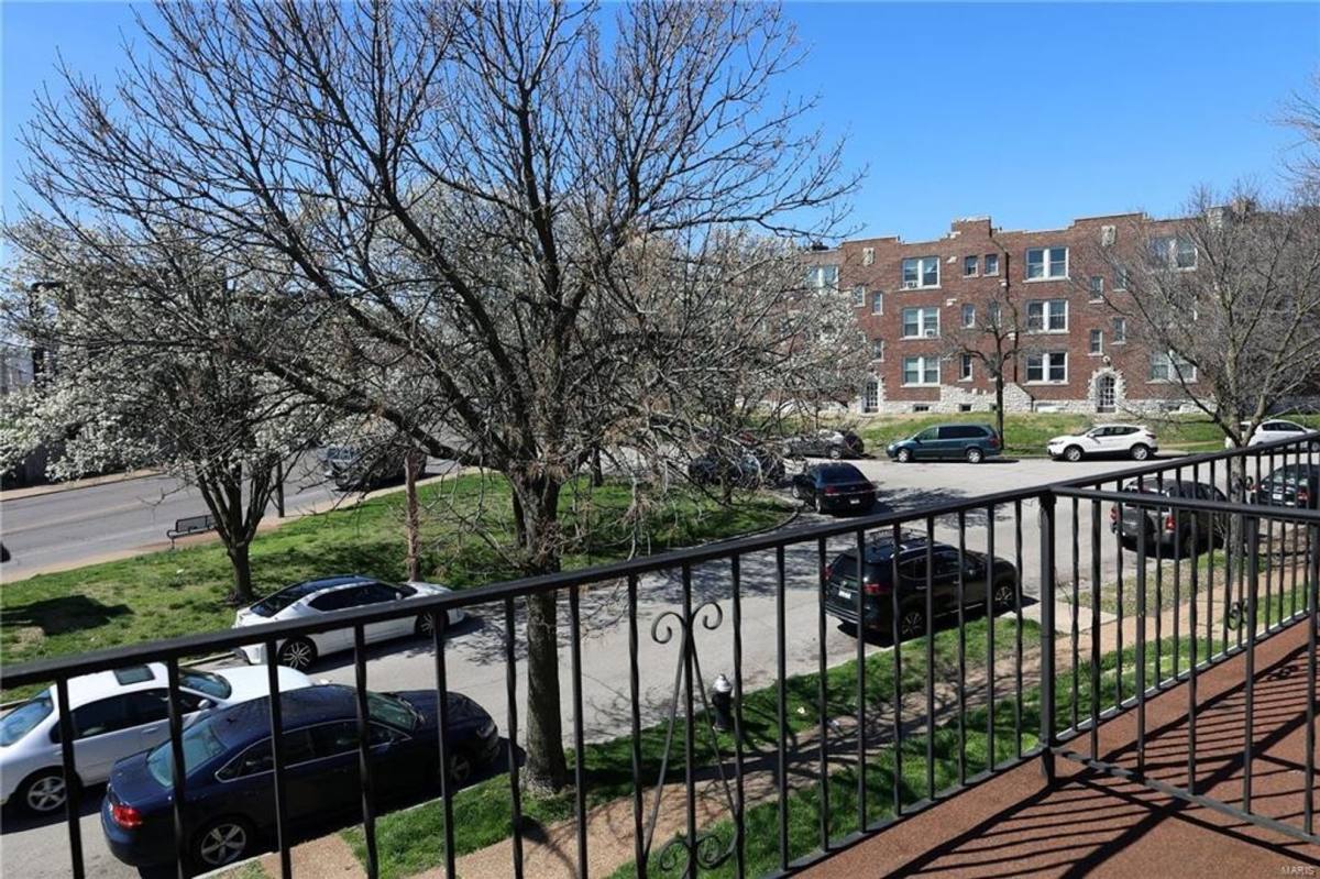 Apartment for rent at 4915 4917 Lindenwood Ave, Saint Louis, MO 63109