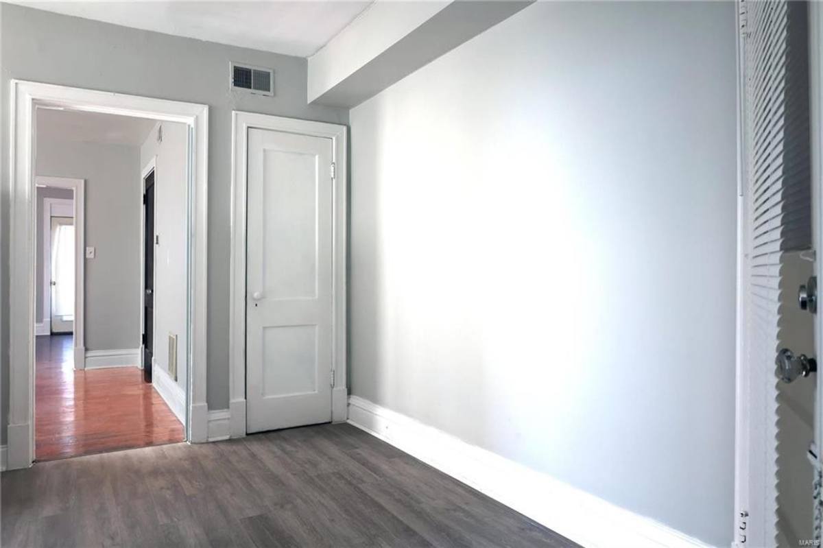 Apartment for rent at 4915 4917 Lindenwood Ave, Saint Louis, MO 63109