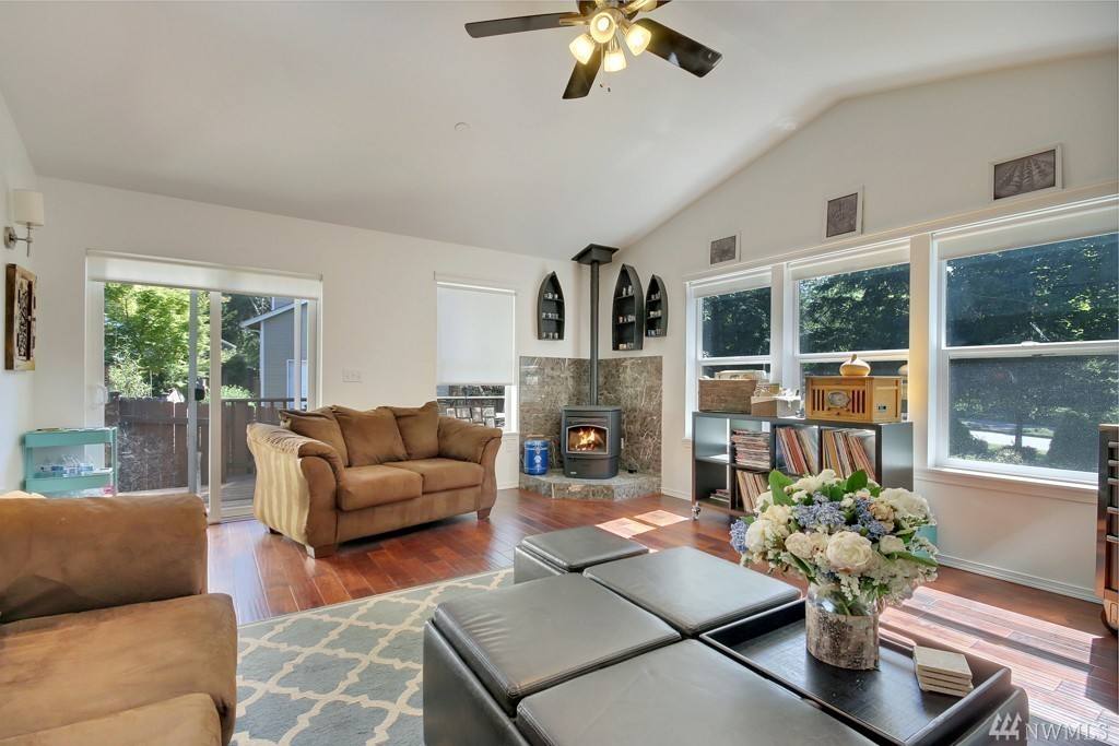 House for rent at 1637 McDonald Ave, Dupont, WA 98327