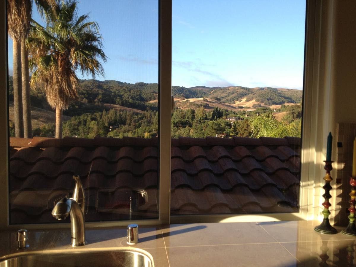 House for rent at 575 Webster Dr, Martinez, CA 94553