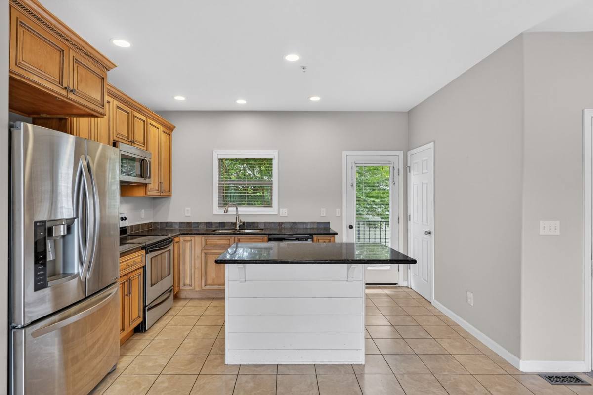 Townhouse for rent at 2623 SE 109th Ave, Portland, OR 97266