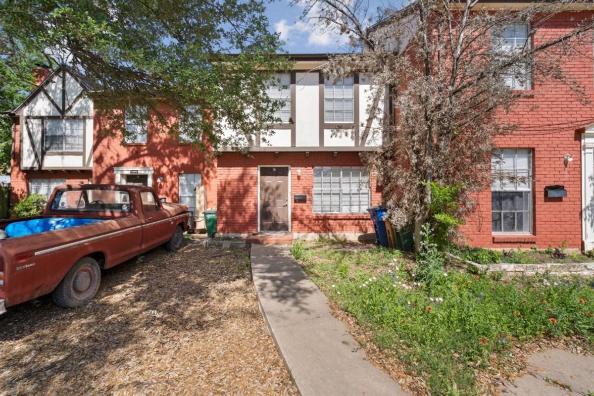 Apartment for rent at 5800 Belmoor Dr, Austin, TX 78723