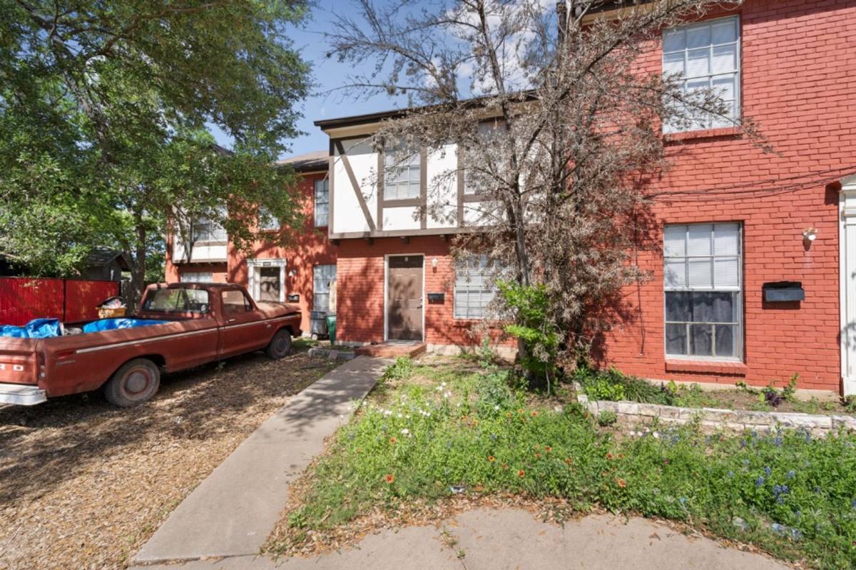 Apartment for rent at 5800 Belmoor Dr, Austin, TX 78723