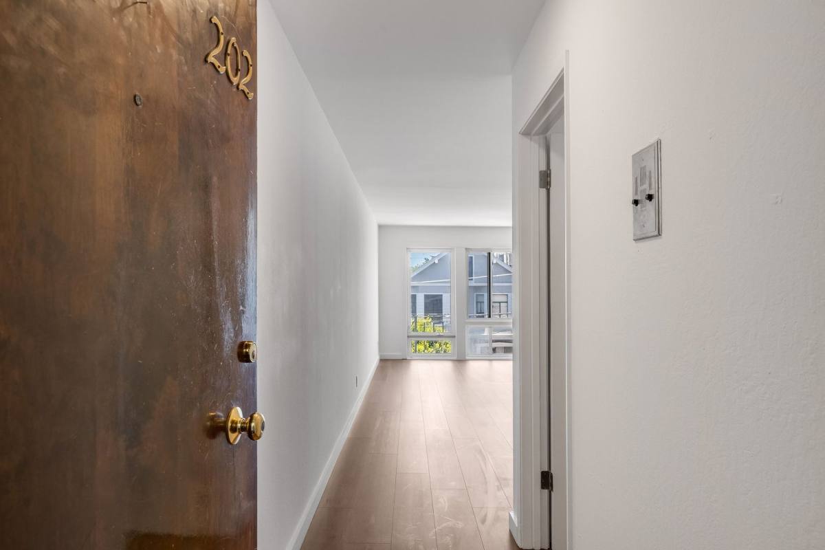 Apartment for rent at 420 7th Ave, San Francisco, CA 94118