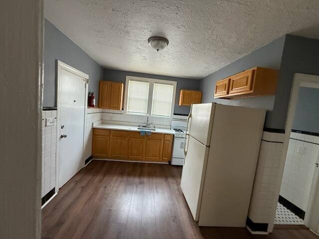 565 E Elm St #1, Linden, NJ 07036 - Apartment for Rent