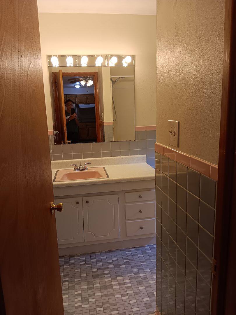 Apartment for rent at 726 Adams Ave, Cumberland, MD 21502