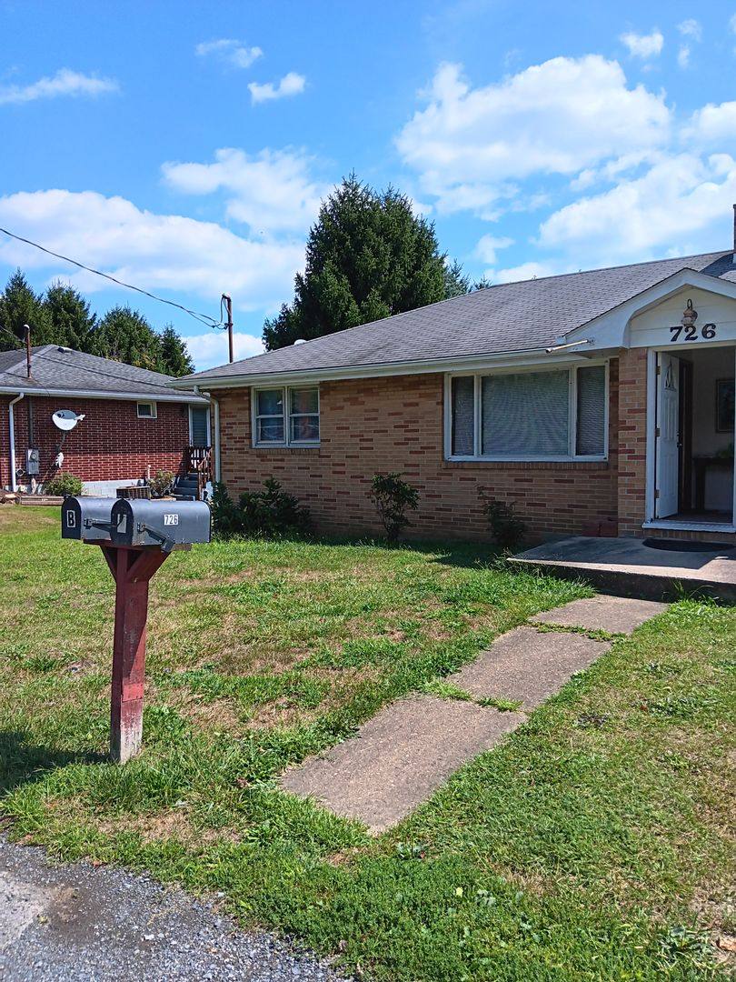 Apartment for rent at 726 Adams Ave, Cumberland, MD 21502