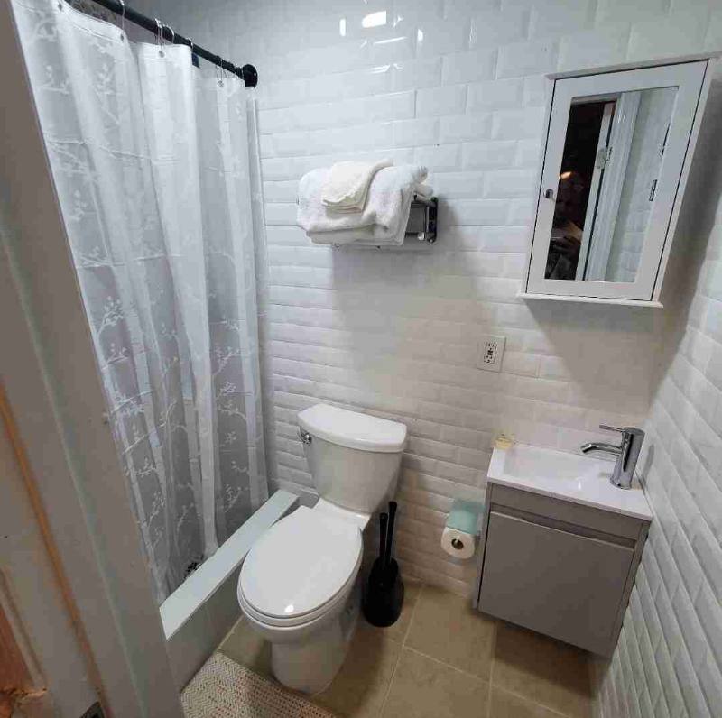 Apartment for rent at 3180 Fish Ave, Bronx, NY 10469