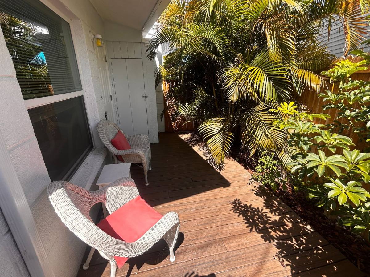 Apartment for rent at 11155 2nd St E, Saint Petersburg, FL 33706