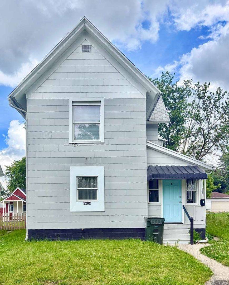 Apartment for rent at 2202 Kemble Ave, South Bend, IN 46613