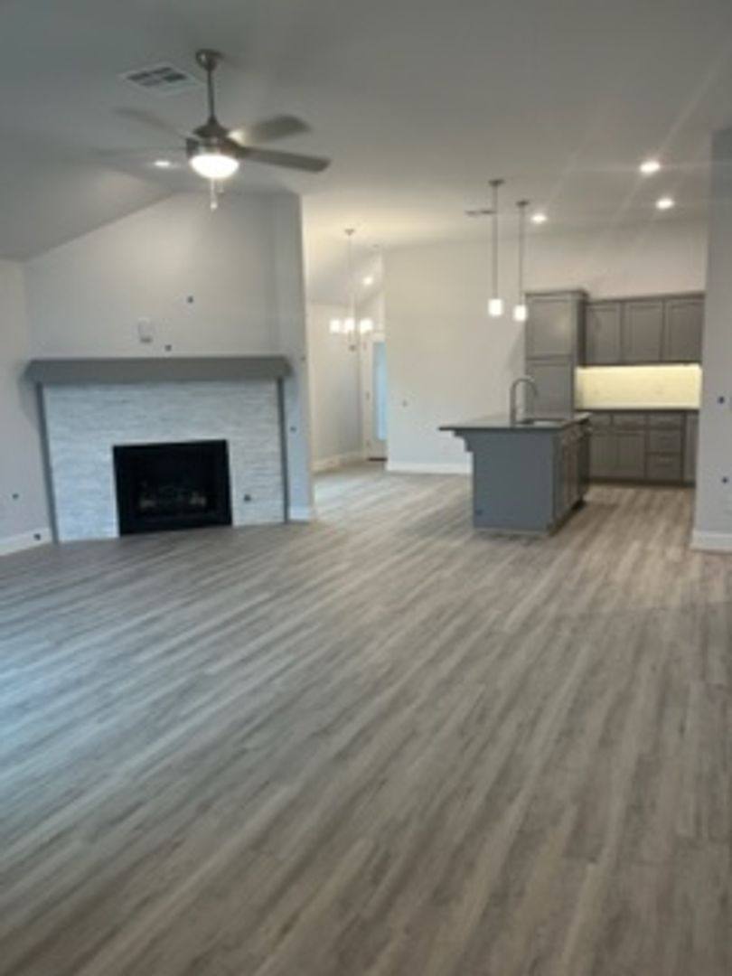 House for rent at 16009 Capulet Dr, Edmond, OK 73013