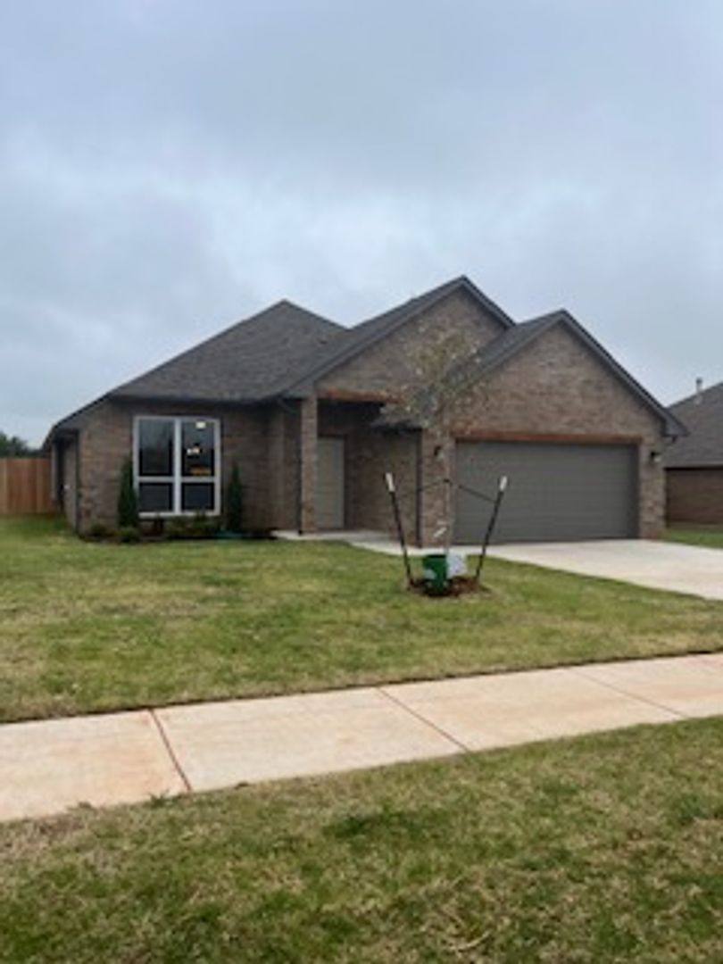 House for rent at 16009 Capulet Dr, Edmond, OK 73013