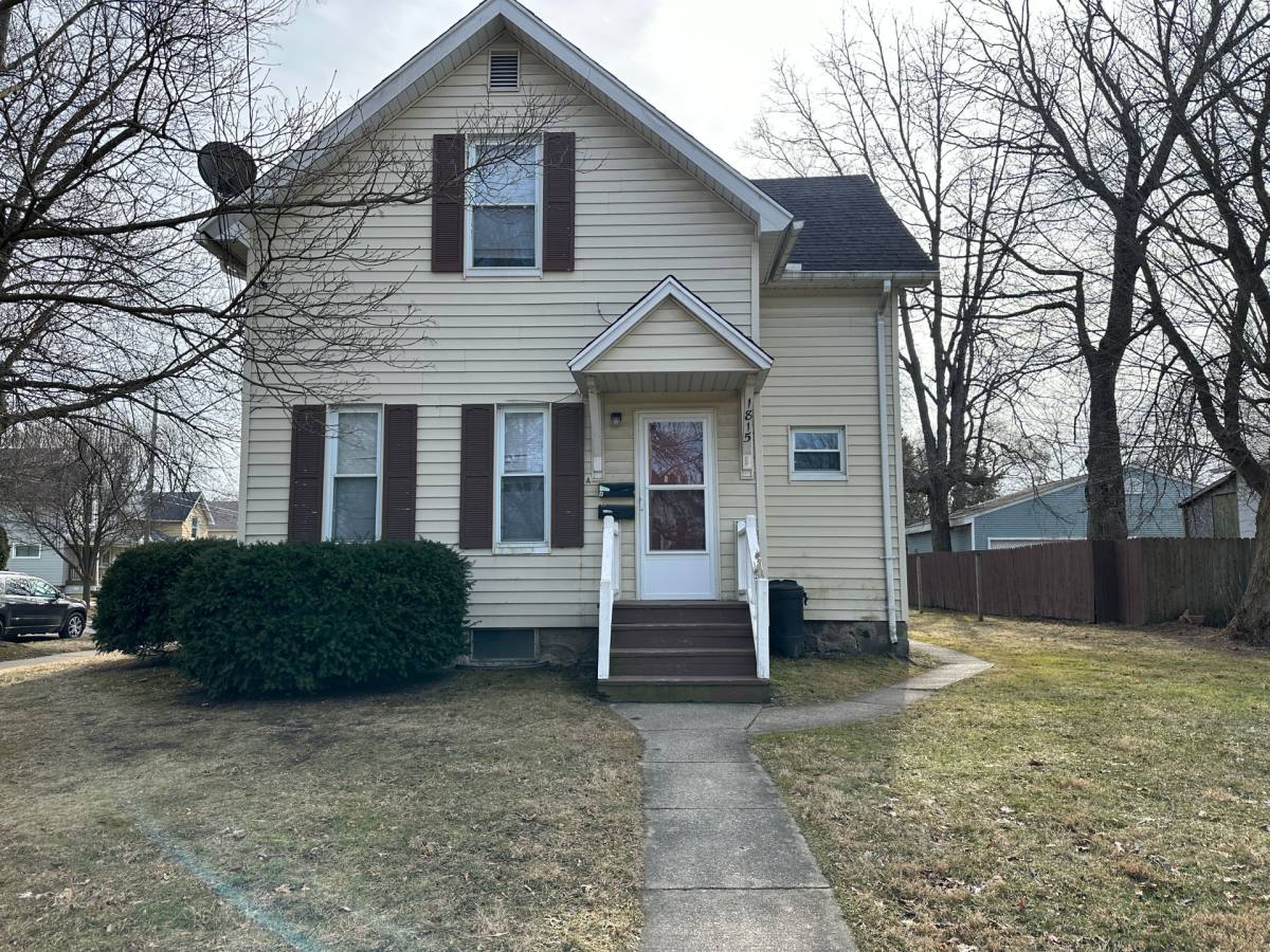 Apartment for rent at 1815 E Ganson St, Jackson, MI 49202