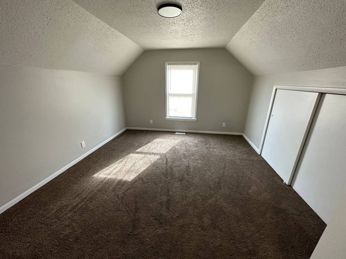 Apartment for rent at 1815 E Ganson St, Jackson, MI 49202