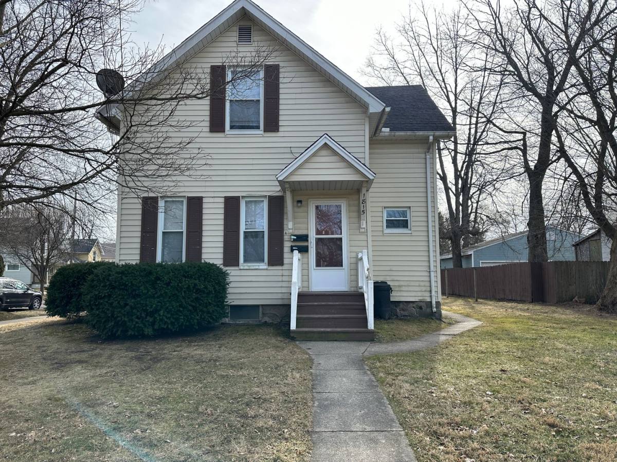 Apartment for rent at 1815 E Ganson St, Jackson, MI 49202