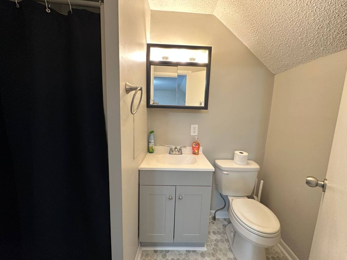 Apartment for rent at 1815 E Ganson St, Jackson, MI 49202