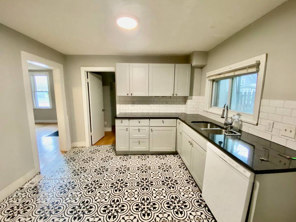 Apartment for rent at 301 17th Ave NE, Minneapolis, MN 55413