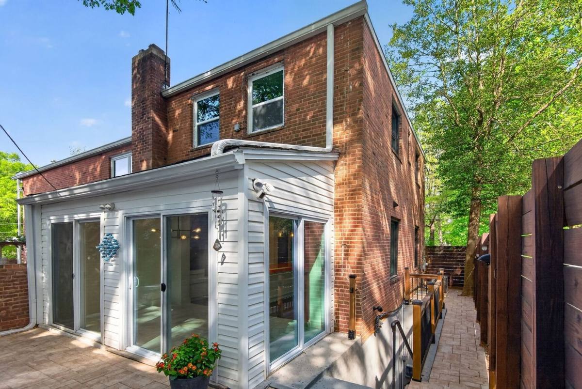 Townhouse for rent at 4416 Reno Rd NW, Washington, DC 20008