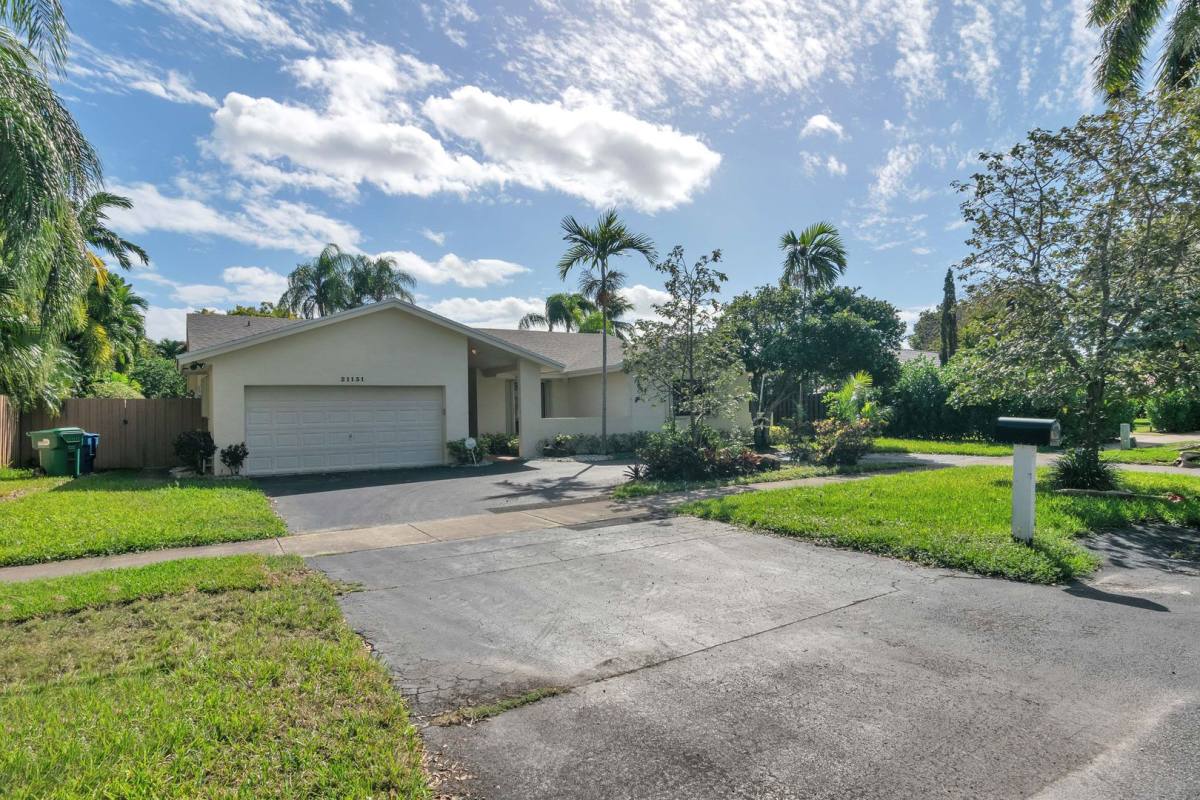House for rent at 21131 Highland Lakes Blvd, Miami, FL 33179