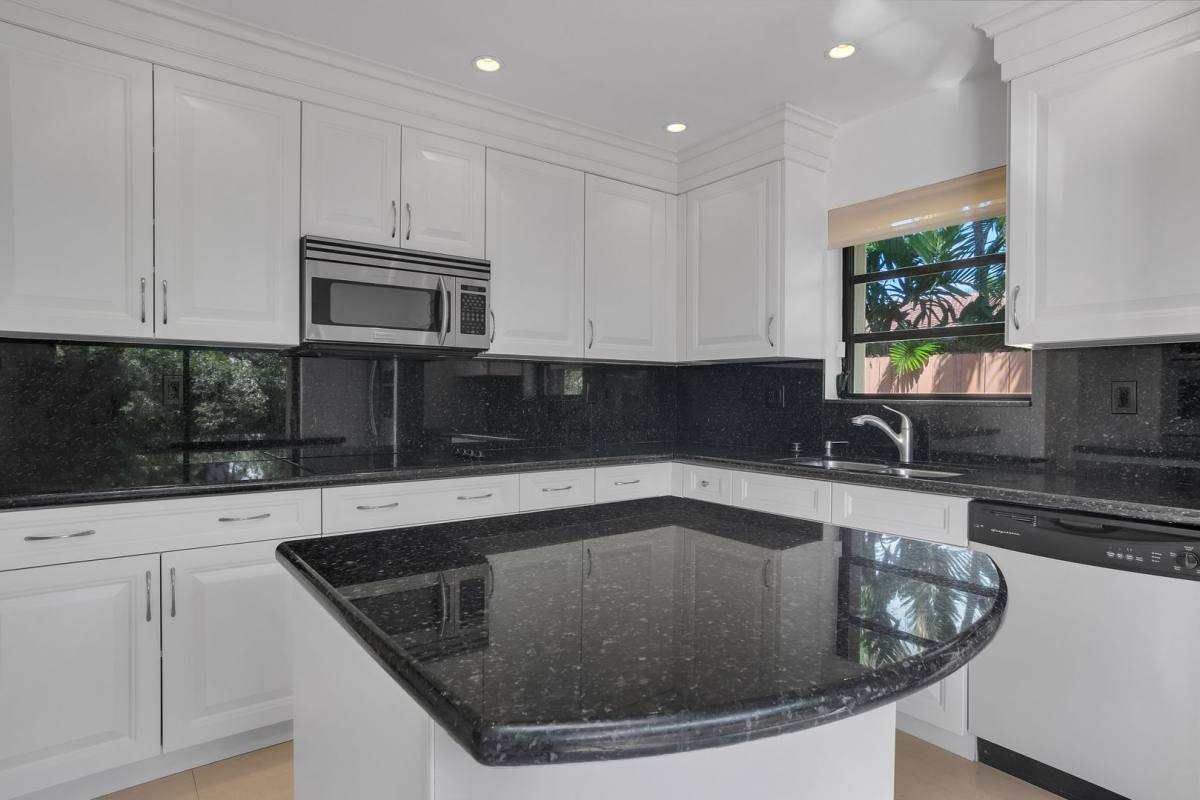 House for rent at 21131 Highland Lakes Blvd, Miami, FL 33179