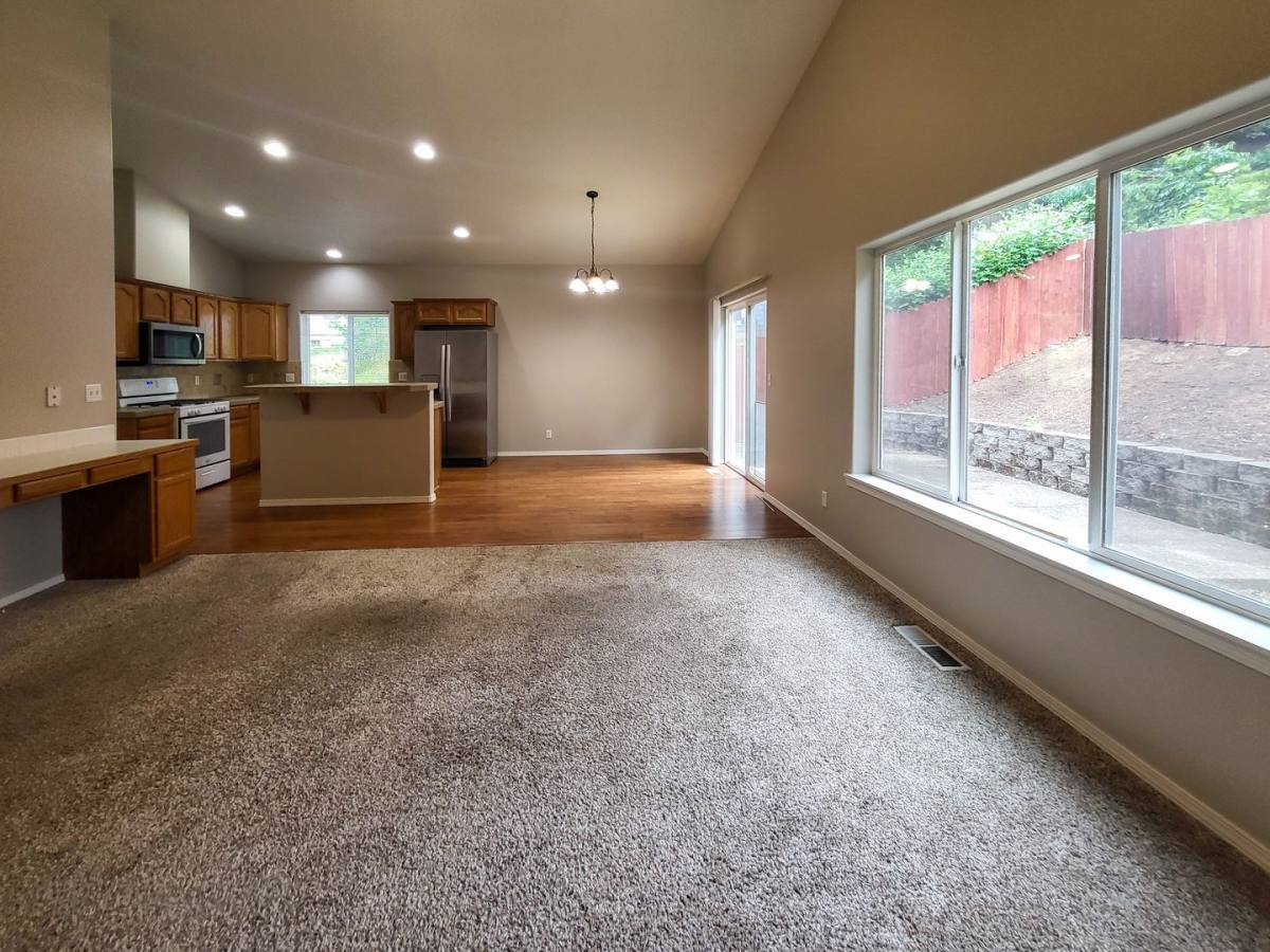 House for rent at 2345 Mule Deer Court NW, Salem, OR 97304